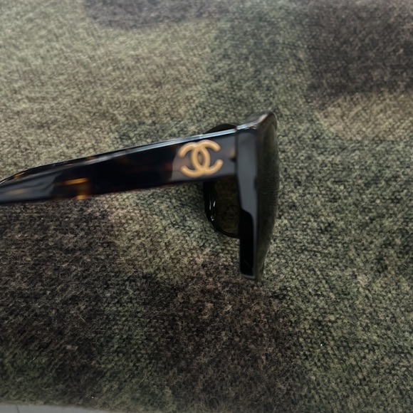 Chanel Sunnies